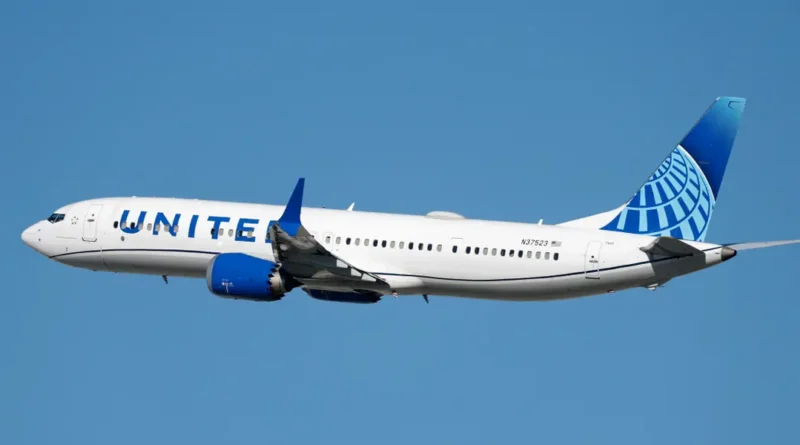 United Airlines pilots called in a bomb threat when they heard a mysterious beeping on the plane