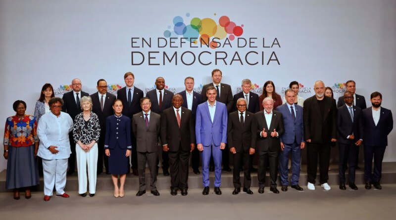 Who will shape the global agenda, the left or far right?