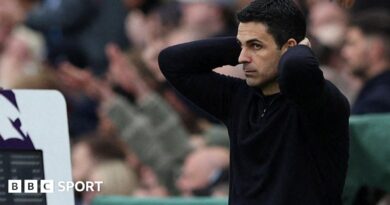 Mikel Arteta on touchline