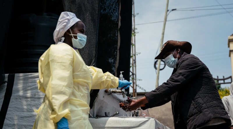 18 People With Suspected Ebola Flee After Attackers Burn Down Congo Clinic
