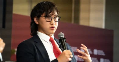 Alexandr Wang wants AI's feuding leaders to take a chill pill