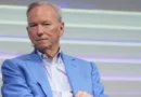 Arizona students boo former Google CEO Eric Schmidt as he talks about AI during graduation speech