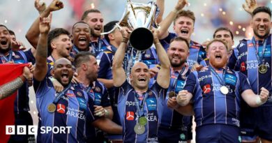 Maxime Lucu lifts the Investec Champions Cup trophy