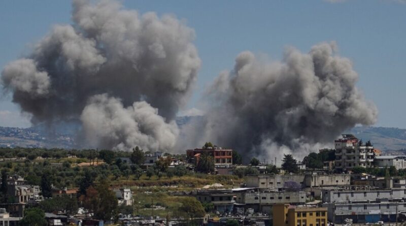 Deadly Israeli strikes pound south, east Lebanon Deadly Israeli strikes pound south, east Lebanon