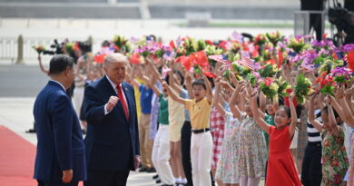 Despite Tensions, China Greets Trump With Pomp and Pageantry