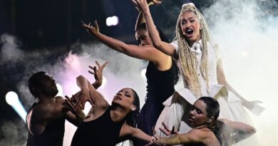 Eurovision finalists tune up as boycotting Spain digs in