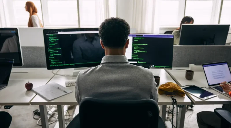 Ex-Snowflake CRO says top engineers don't want this booming AI job