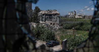 Fate of War in Lebanon Rests With Outside Powers
