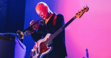 Flea Drills Down On Jazz Roots As First Solo Tour Launches In Chicago