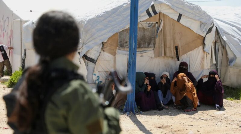 Group of women and children with alleged ISIL ties returns to Australia