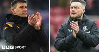Hull City boss Sergej Jakirovic (left) and Middlesbrough counterpart Kim Hellberg (right) applaud fans