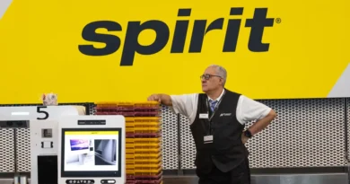 Inside the chaotic morning Spirit workers learned they were out of a job: 'Take your uniform off'