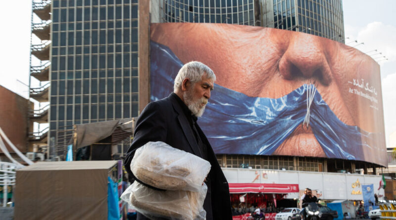 Iran War Live Updates: U.S. Awaits Tehran’s Response to Peace Proposal
