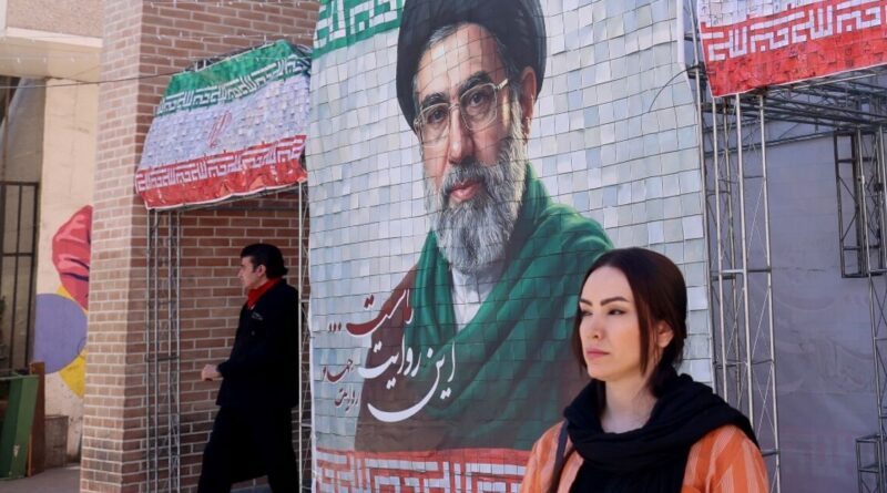 Iran's Guards threaten US Mideast sites as Trump awaits Tehran response