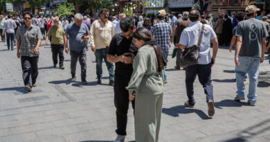 Iranians Emerge From a ‘Black Hole’ as Internet Shutdown Eases