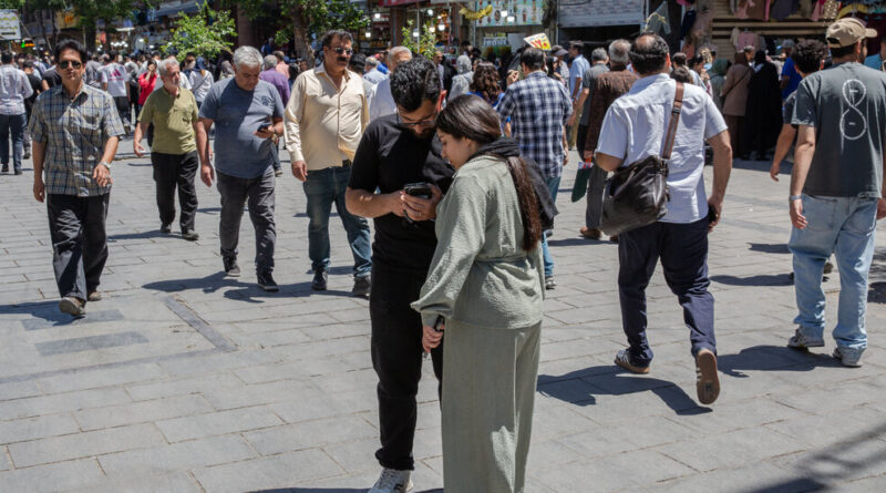 Iranians Emerge From a ‘Black Hole’ as Internet Shutdown Eases