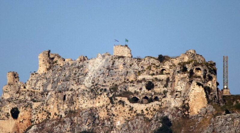 Israel plants flag on medieval castle, pushes Lebanon ground operation
