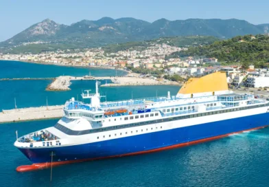 I'm a travel planner who's been on over 26 cruises. Here are 10 things I always pack and 2 I never bring