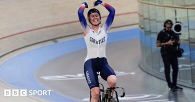Katie Archibald celebrates