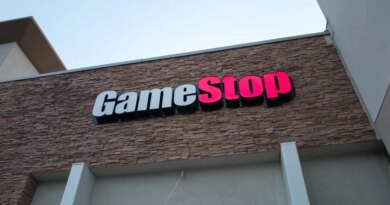 Meme stock GameStop pitches $56 Billion takeover of eBay | Fortune