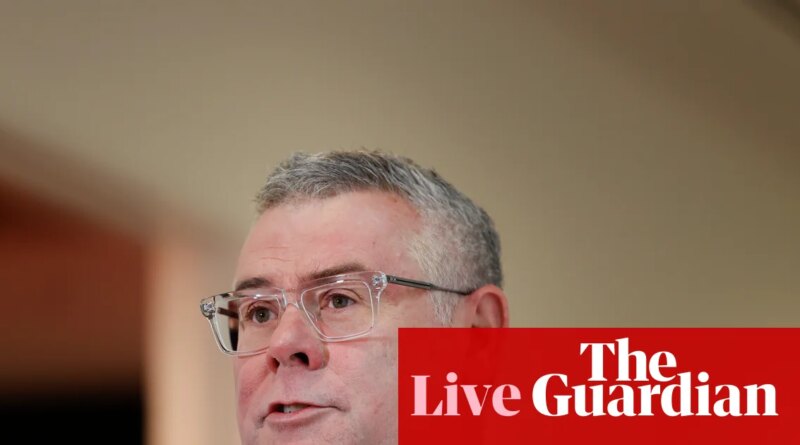 News live: Australian health officials to work on ebola outbreak response, minister says; NSW police arrest 993 in domestic violence sweep