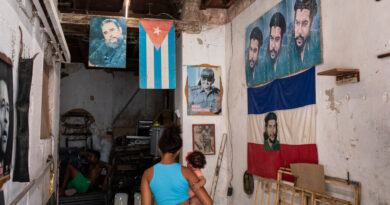 News of U.S. Indictment Slow to Reach Cubans Waiting for a Breakthrough
