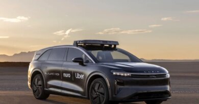 Lucid robotaxi with Lucid/Nuro/Uber branding