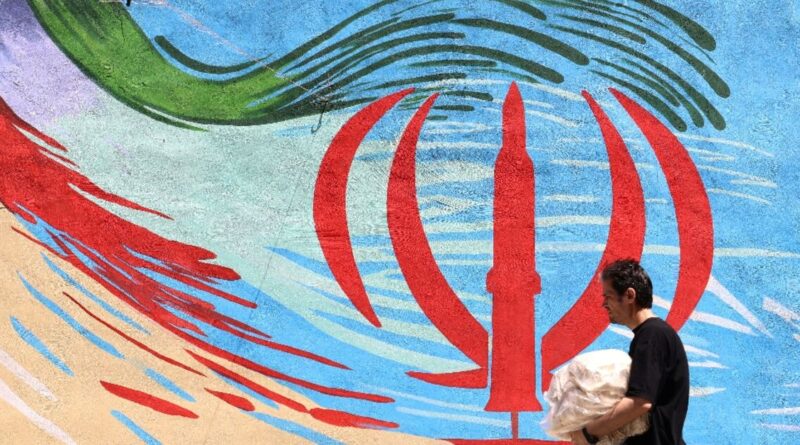 Oil back at $100 as US strikes douse Iran war hopes