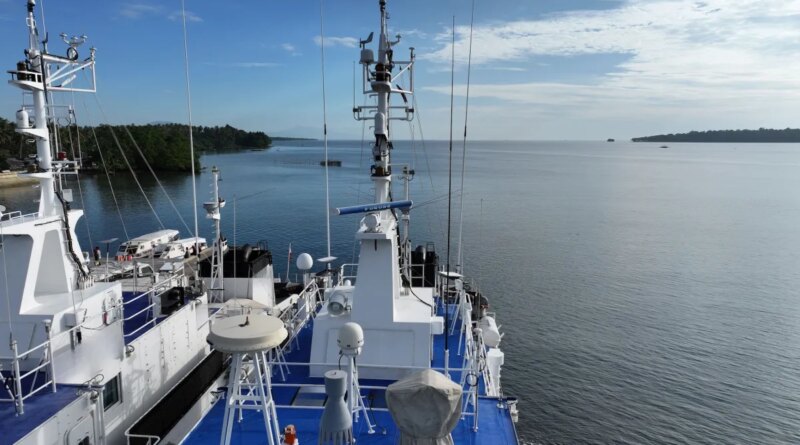 Quartermaster's SmartMast system set up on a vessel