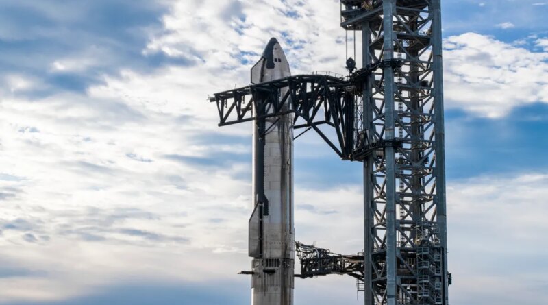 SpaceX starship fully stacked