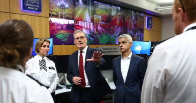 Rival Protests Begin in London, With a Major Security Effort