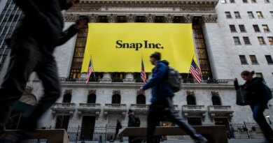 Snap banner at NY stock exchange