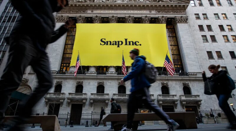 Snap banner at NY stock exchange