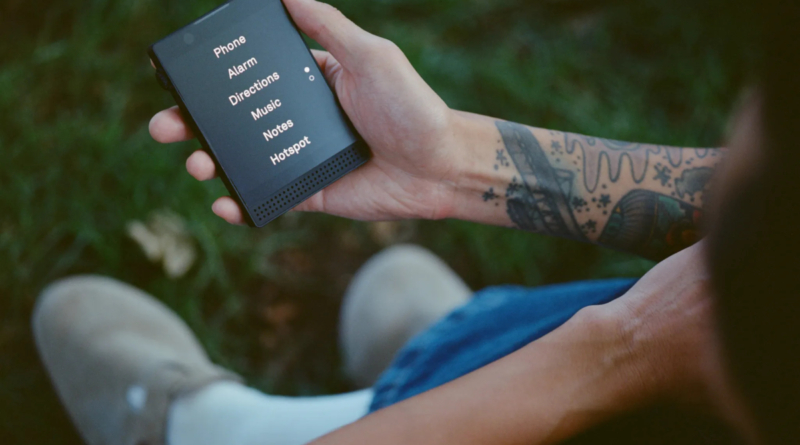 The minimalist Light Phone teams up with Andrew Yang's Noble Mobile, which pays you to stop doomscrolling | TechCrunch