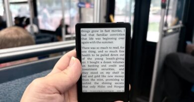 This tiny, magnetic e-reader could stop you from doomscrolling | TechCrunch
