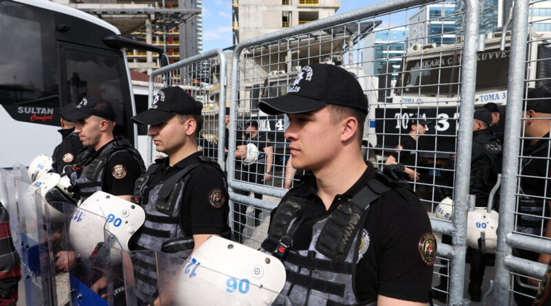Turkey orders police to evict ousted opposition leadership from headquarters
