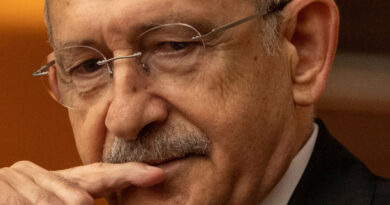 Turkey political crisis simmers as opposition vows to resist court ruling