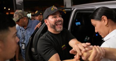 Two presidential campaign staffers killed in Colombia as elections near Two presidential campaign staffers killed in Colombia as elections near
