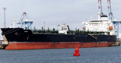 U.S. allows Russia oil sales waiver to expire despite tight market | Fortune