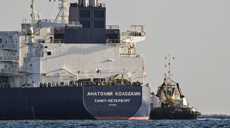 US extends Russian oil sanctions waiver as Iran war squeezes supply