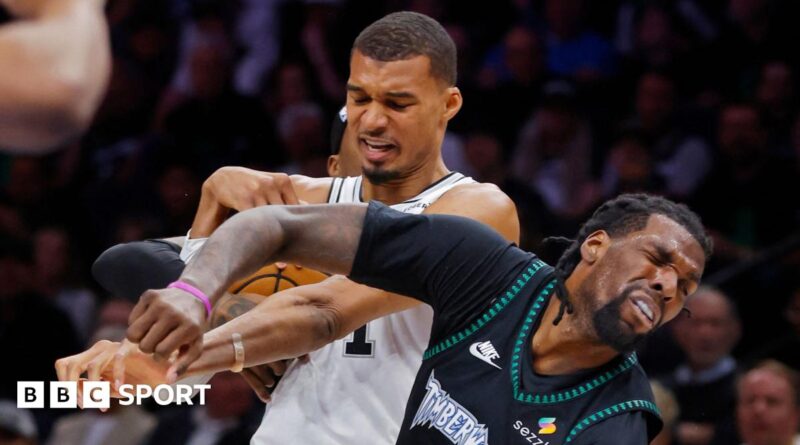 Victor Wembanyama elbows Naz Reid in the face