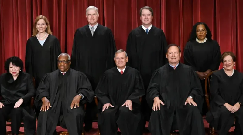 A salary over $300,000, lifetime job security, and a private basketball court: 12 perks of being a Supreme Court justice
