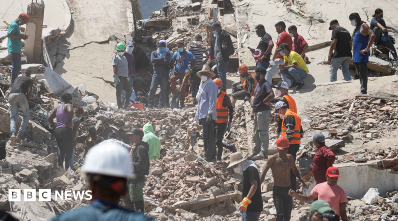 Volunteers conduct search operations in a building damaged by an earthquake in La Guaira, Venezuela, 29 June 2026. National and international rescue teams continue their efforts among the ruins of buildings in the coastal state of La Guaira, north of Caracas