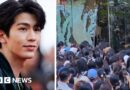 China: Fans break glass door trying to see Netflix star

