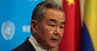 China's foreign minister urges swift reopening of Strait of Hormuz for global trade, Xinhua reports