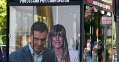 Court bans Spanish PM’s wife from leaving country amid corruption probe