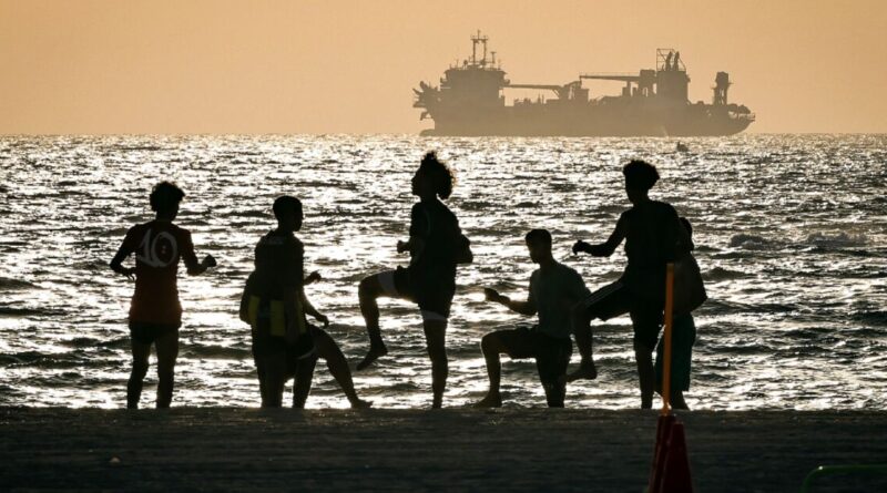 Dubai luxury hotels woo staycationers as tourists flee
