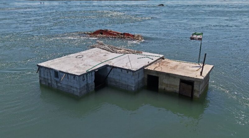 Euphrates flood deprives east Syria farmers from crops