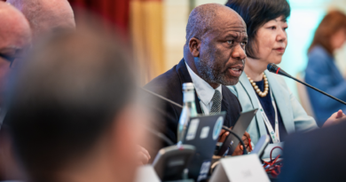 Evans Njewa, on behalf of the Least Developed Countries Group, addresses the 71st GEF Council Meeting. Credit: IISD_ENB