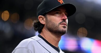 Giants’ Beleaguered Skipper Tony Vitello Offers 5-Word Response On NCAA Return Calls